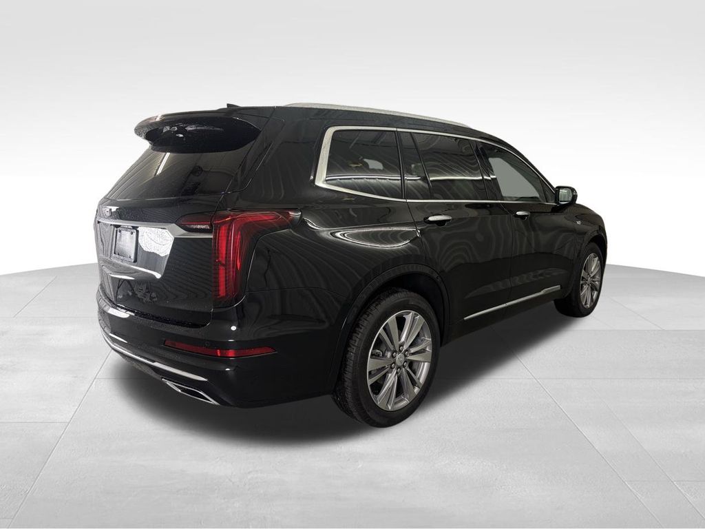 2025 Cadillac XT6 Premium Luxury photo 2