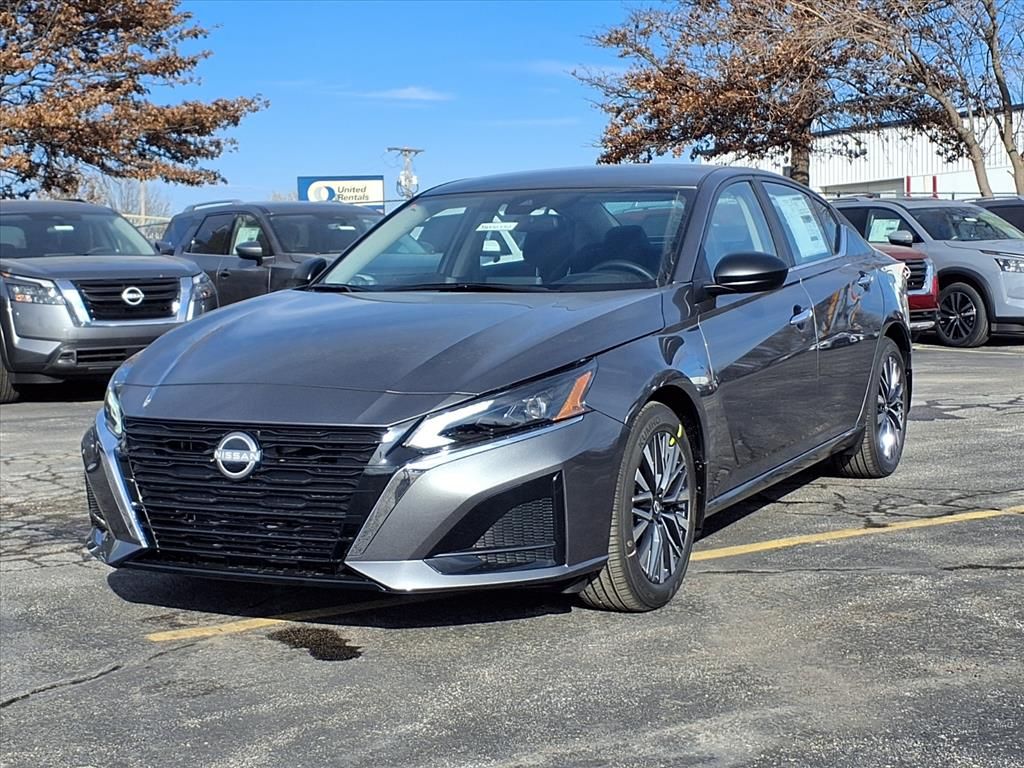 2025 Nissan Altima SV's photo