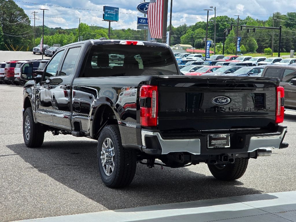 2025 Ford F-250 Lariat photo 2
