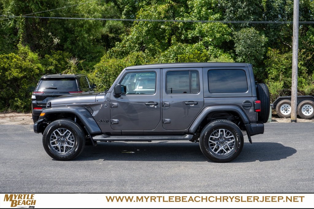 2025 Jeep Wrangler Sahara photo 3