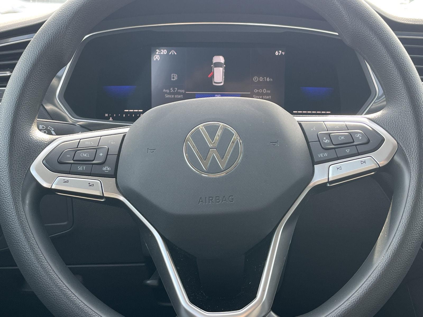 2022 Volkswagen Tiguan S photo 13