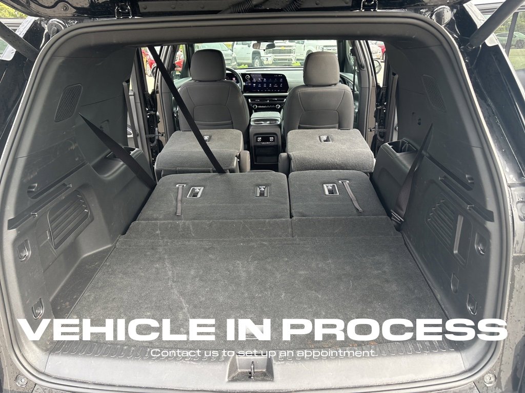 2025 Chevrolet Traverse photo 8