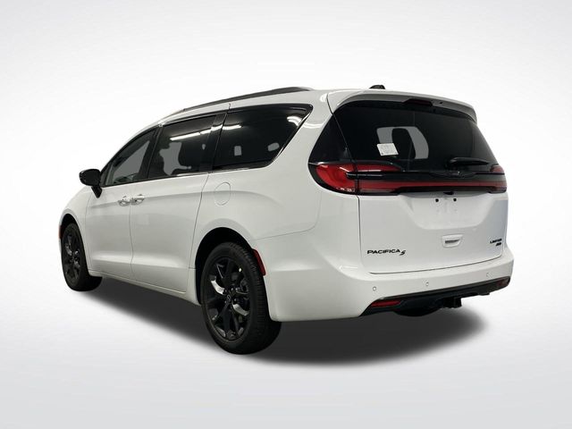 2026 Chrysler Pacifica Limited photo 3