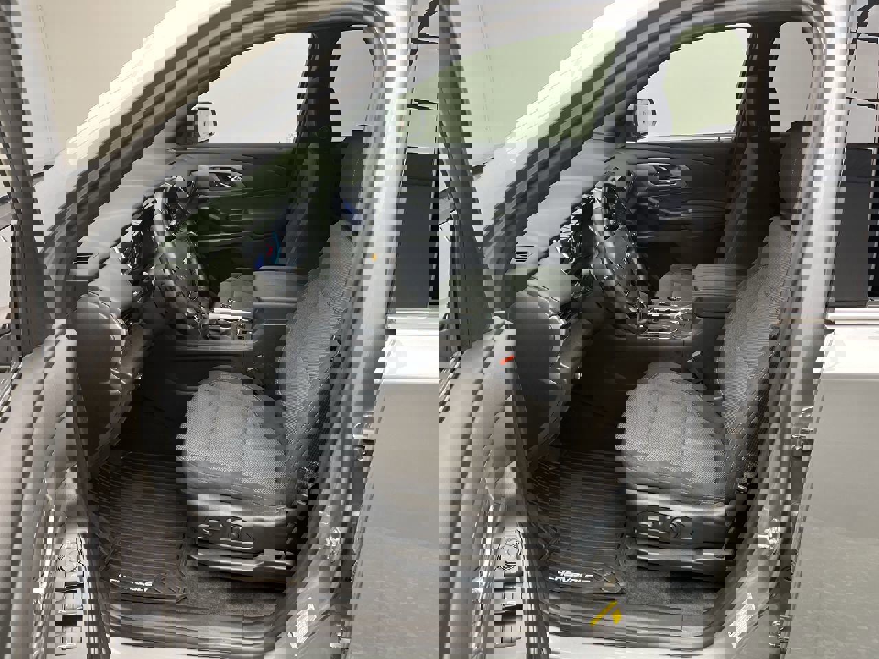 2023 Chevrolet Traverse Cloth photo 3