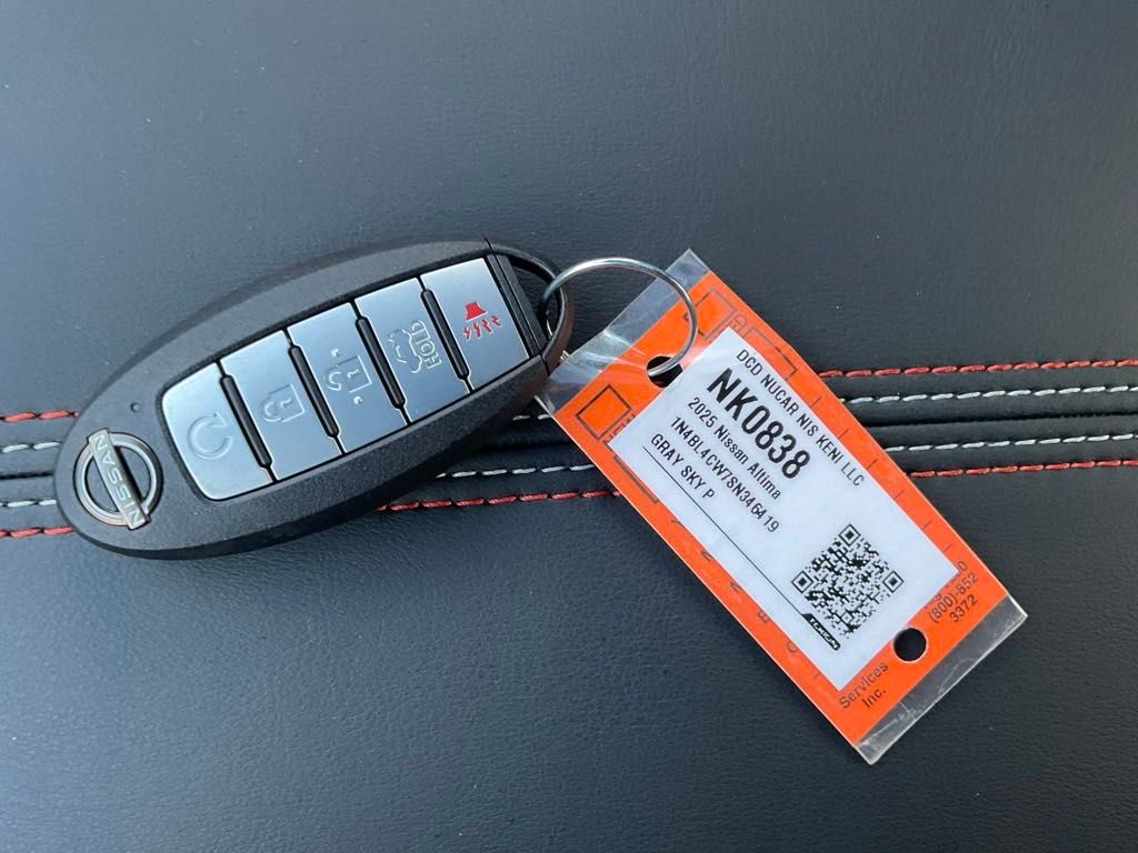2025 Nissan Altima 2.5 SR photo 30