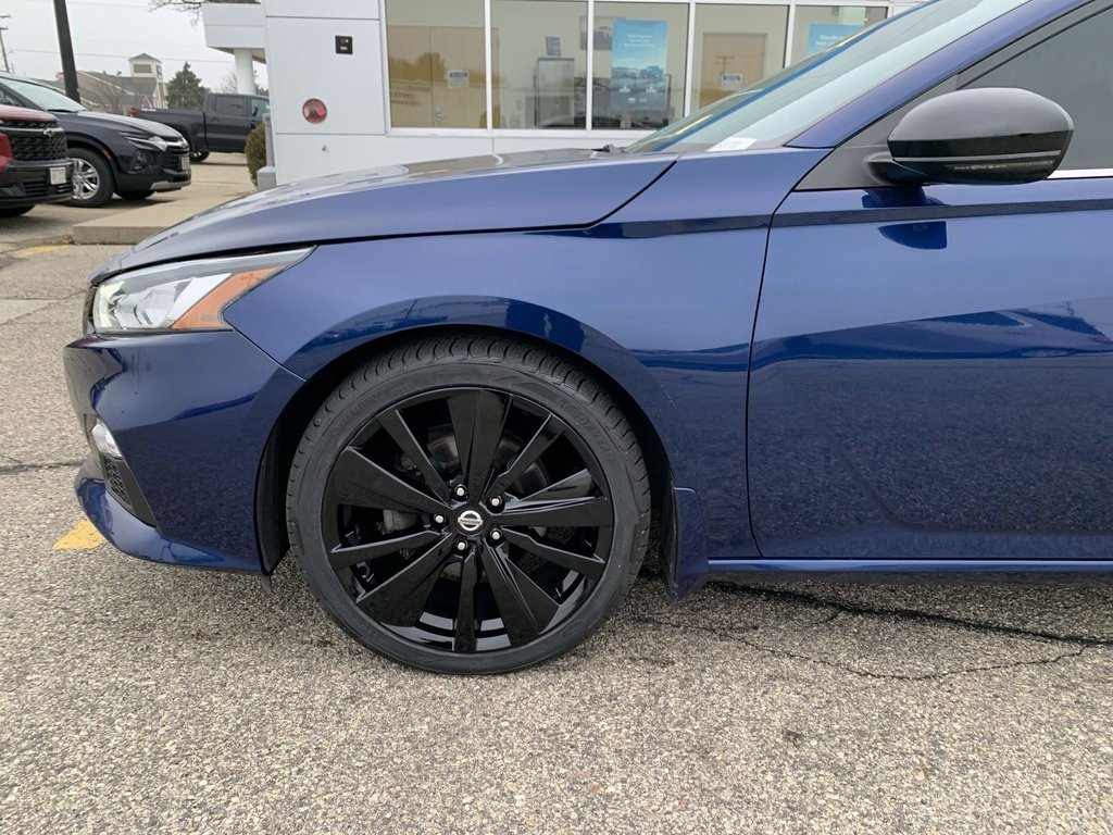 Used 2019 Nissan Altima SR with VIN 1N4BL4CV0KC188489 for sale in Watertown, WI