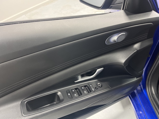 2025 Hyundai Elantra SEL Convenience photo 5