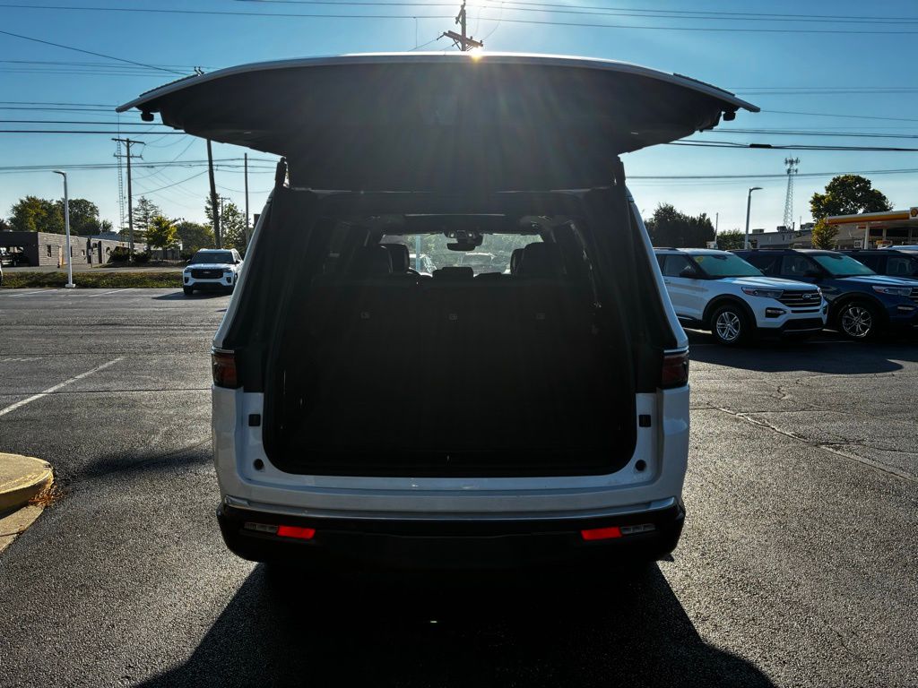 2022 Jeep Wagoneer Series III photo 5