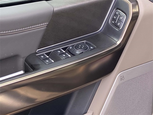 2024 Ford F-150 Platinum photo 12