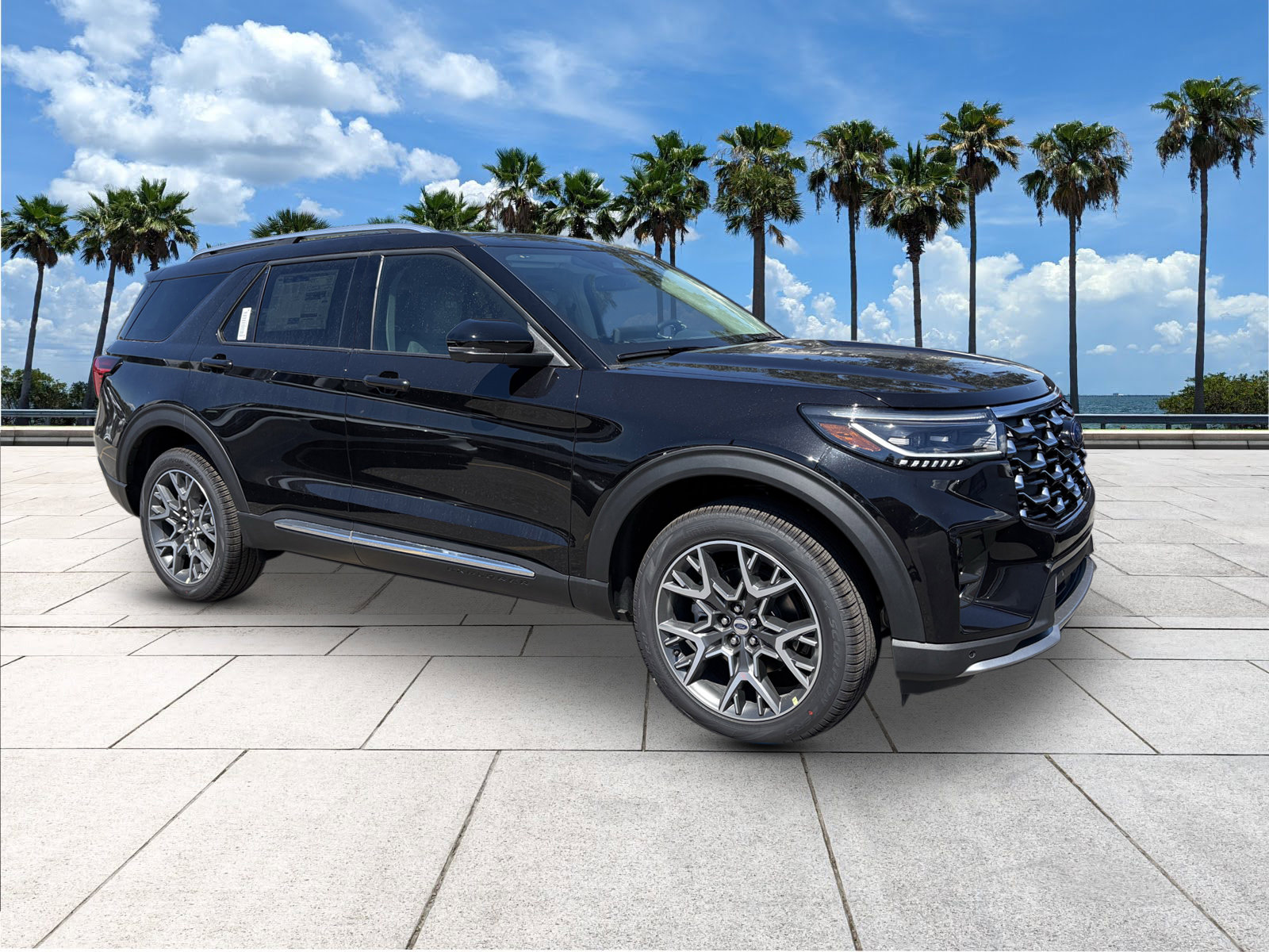 2025 Ford Explorer Platinum photo 2