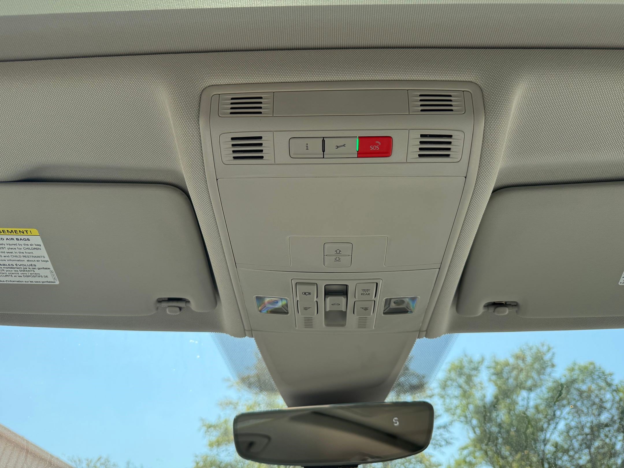 2024 Volkswagen Tiguan SE Wolfsburg Edition photo 18