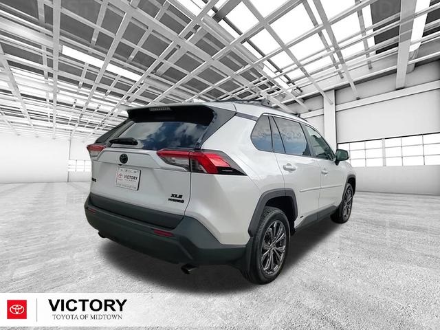 2023 Toyota RAV4 Hybrid XLE Premium photo 3