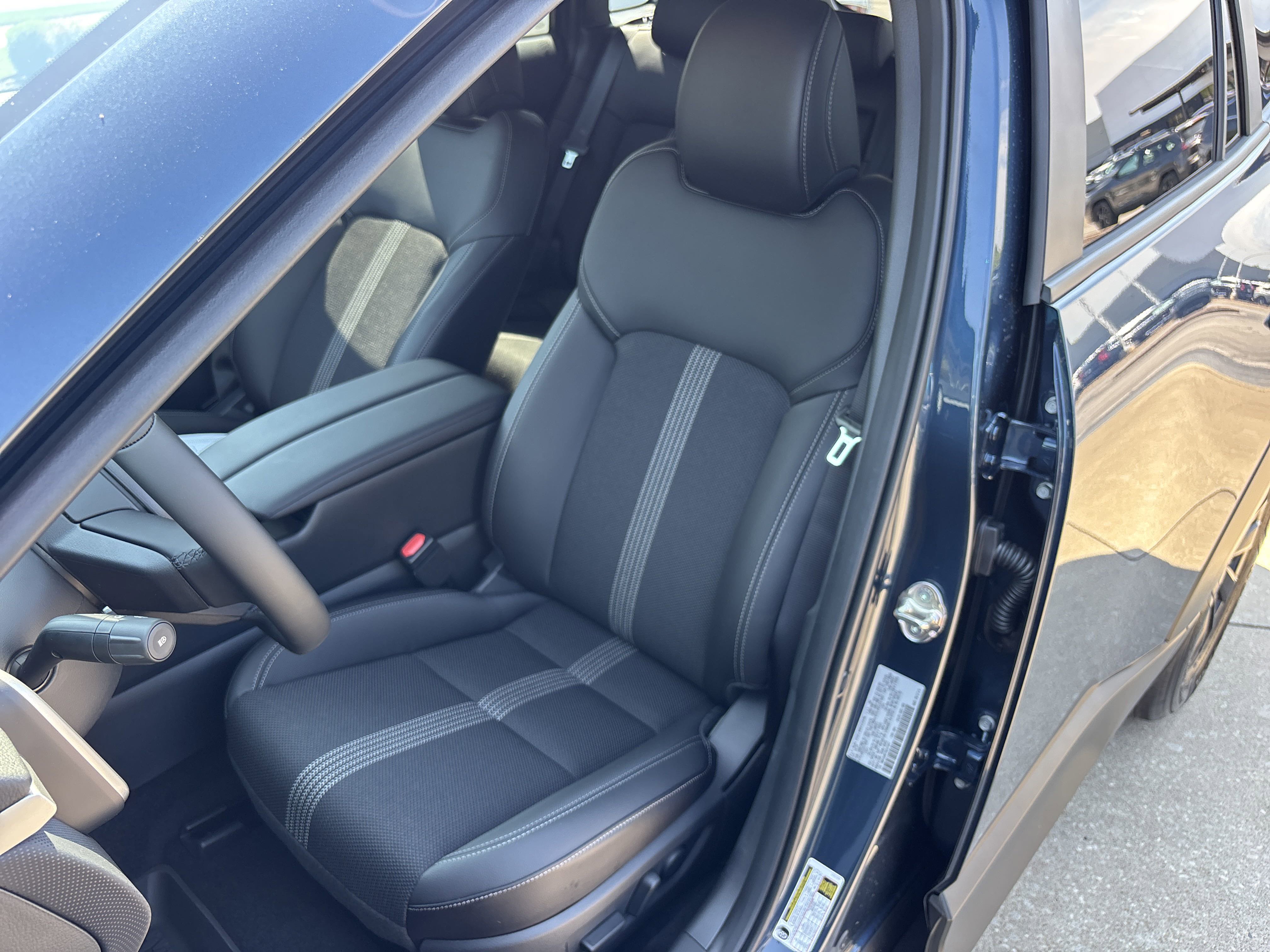 2025 Mazda CX-50 2.5 S Preferred photo 3