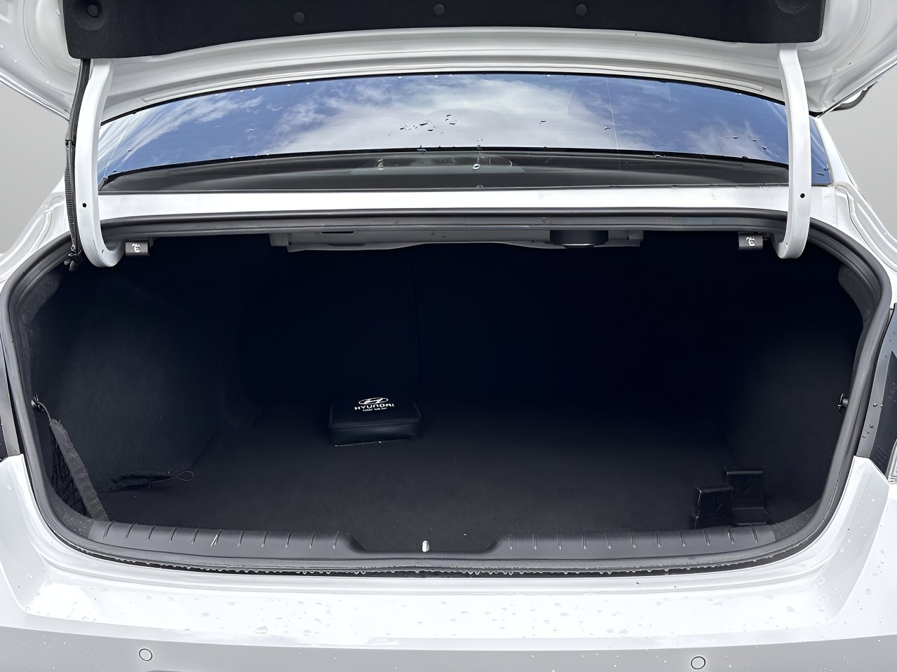 2023 Hyundai Elantra Hybrid Limited photo 7