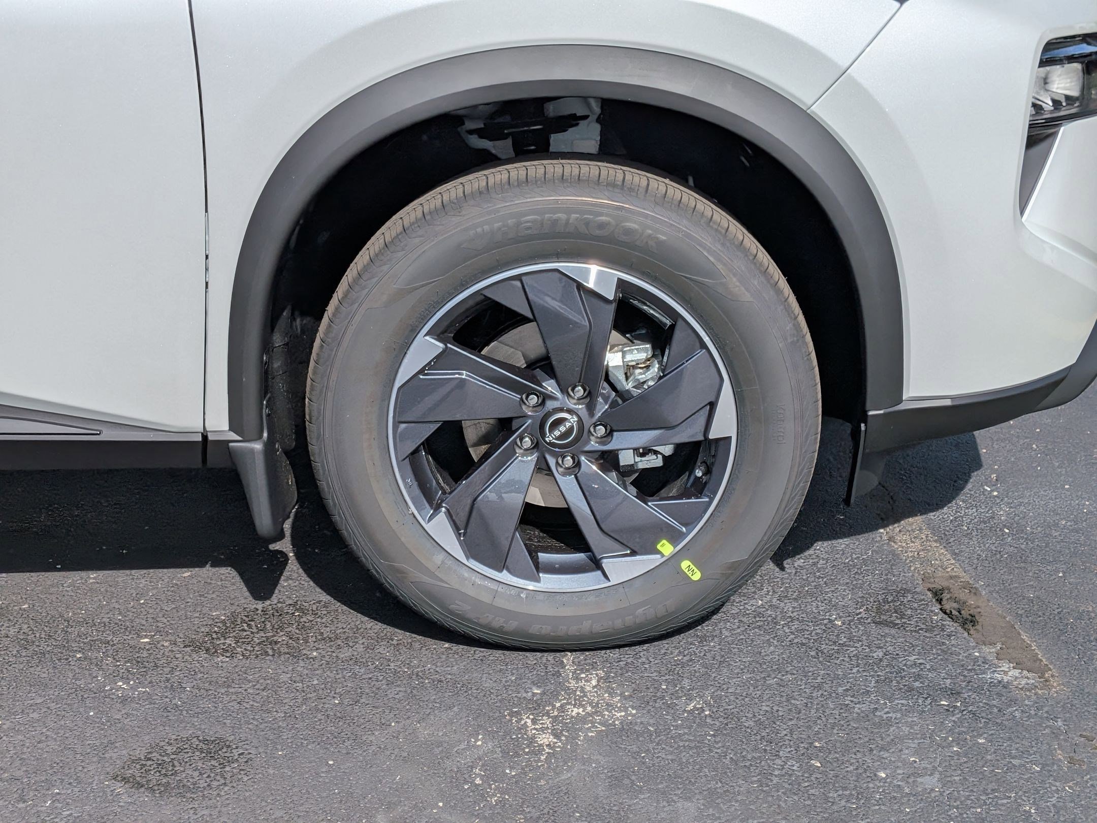 2026 Nissan Rogue SV photo 23