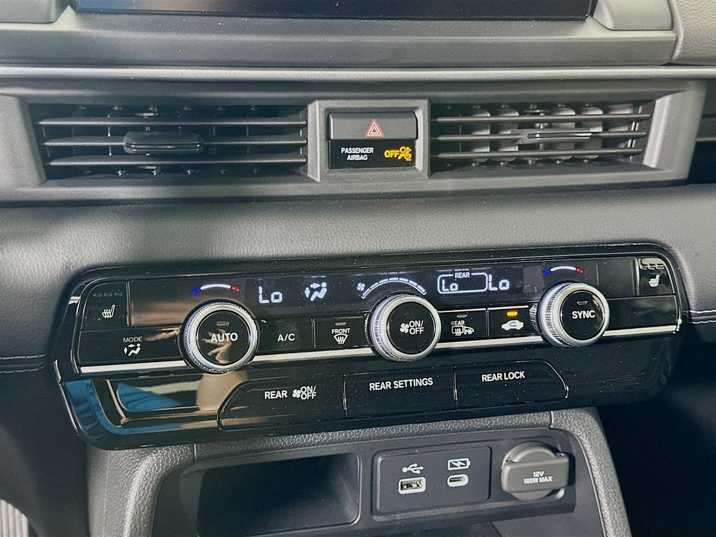 2025 Honda Pilot Touring photo 11