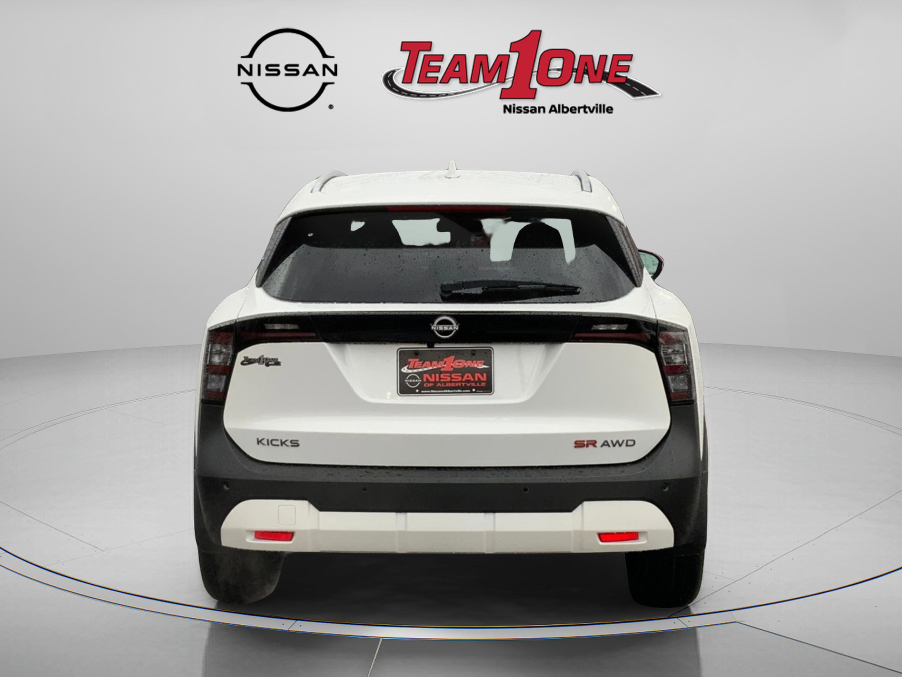 2025 Nissan Kicks SR photo 4