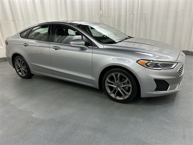 2020 Ford Fusion SEL's photo