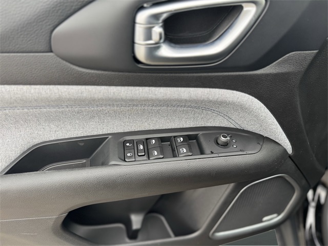 2025 Jeep Compass Latitude photo 9