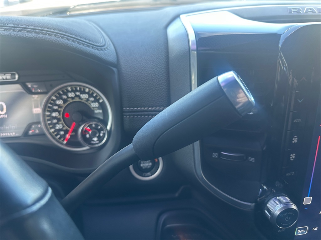 2022 Ram 3500 Laramie photo 28