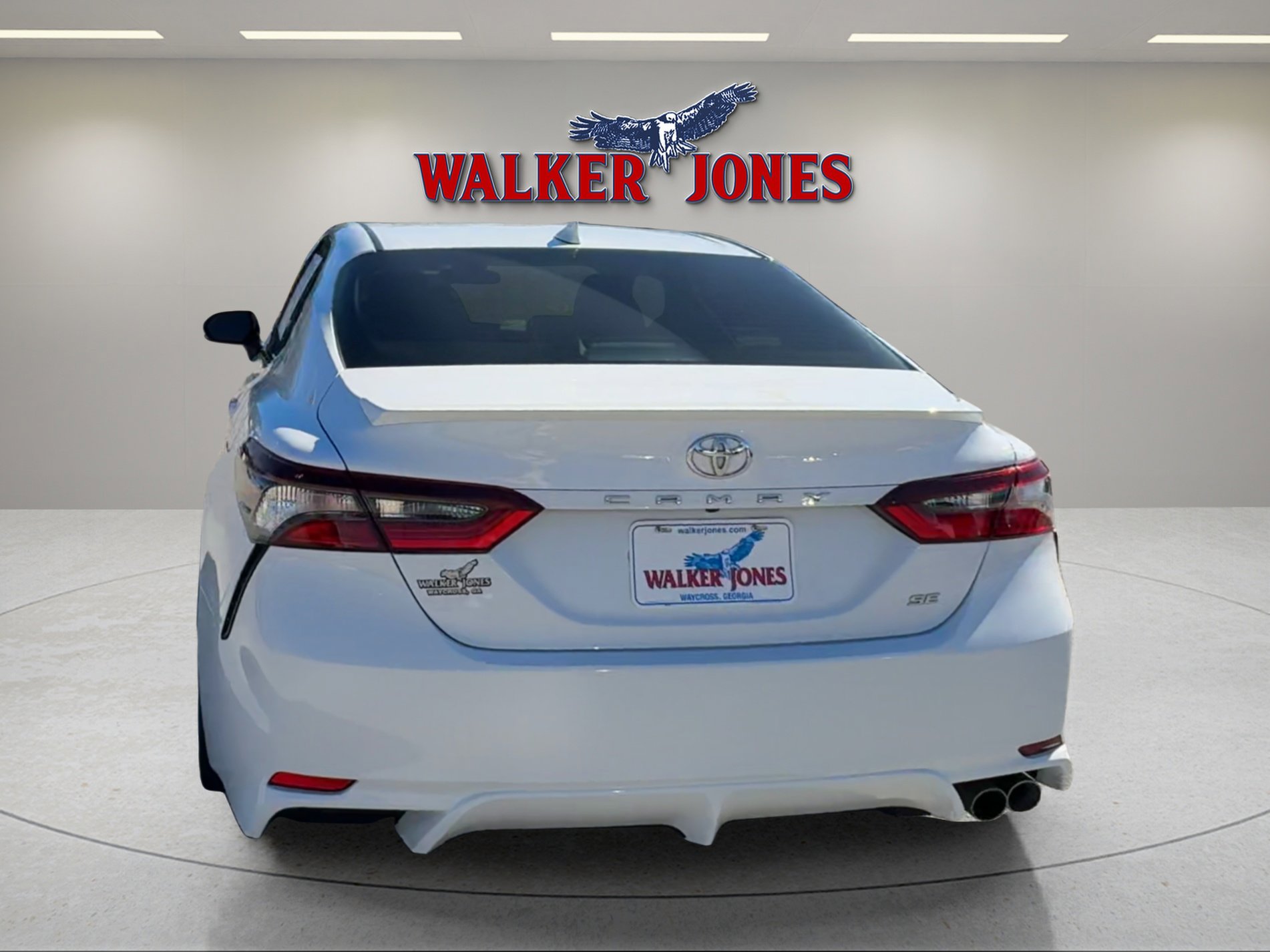 2023 Toyota Camry SE photo 4