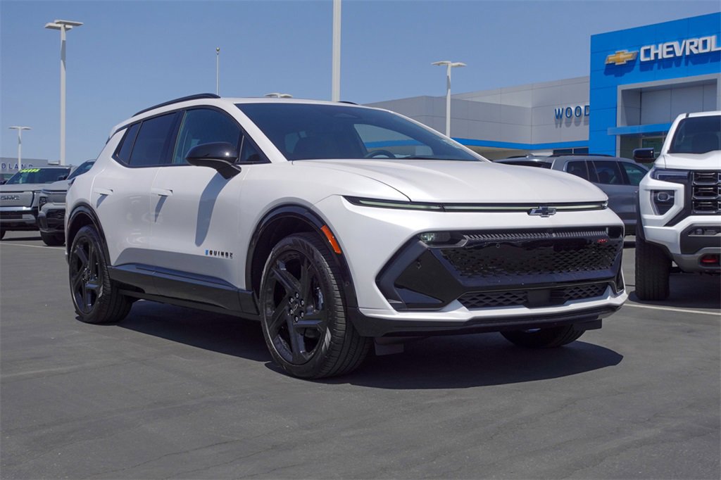 2025 Chevrolet Equinox EV RS's photo