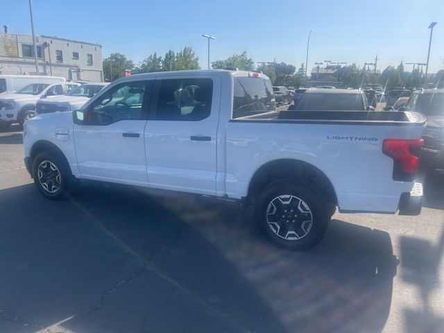 2022 Ford F-150 Lightning photo 3