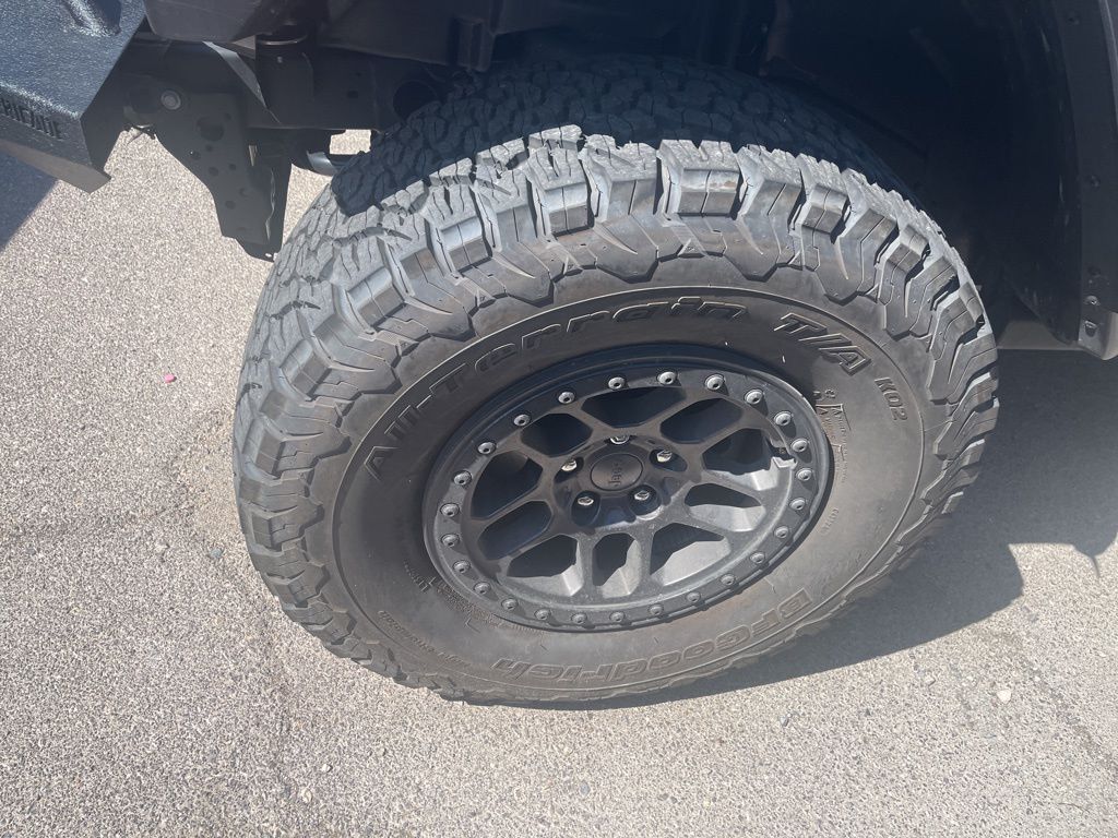 2023 Jeep Wrangler Rubicon photo 2