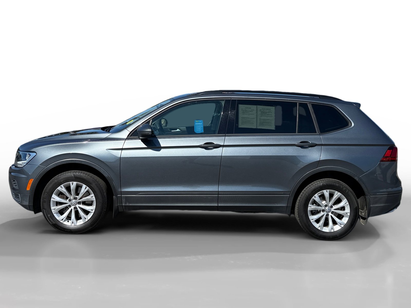 2018 Volkswagen Tiguan S photo 2