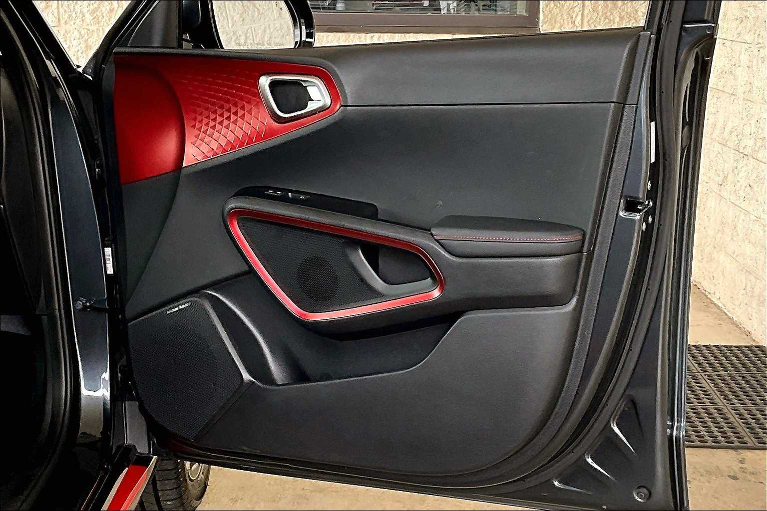 2020 Kia Soul GT-Line Turbo photo 22