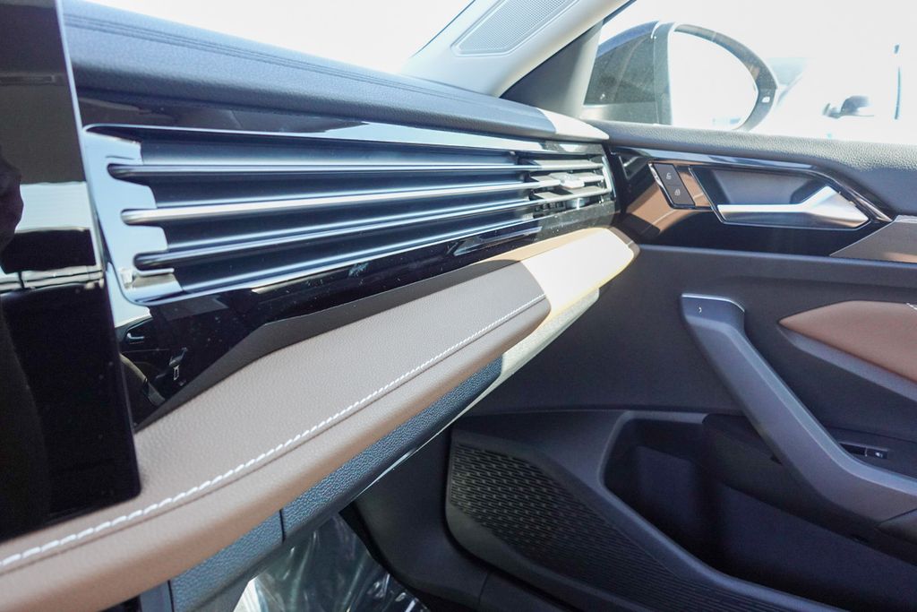 2025 Volkswagen Jetta 1.5T SEL photo 20
