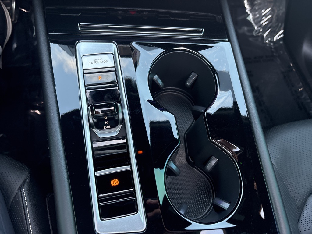 2024 Volkswagen Atlas Cross Sport SEL R-Line photo 23