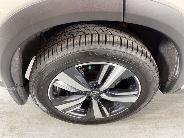 2022 Nissan Rogue Platinum photo 9