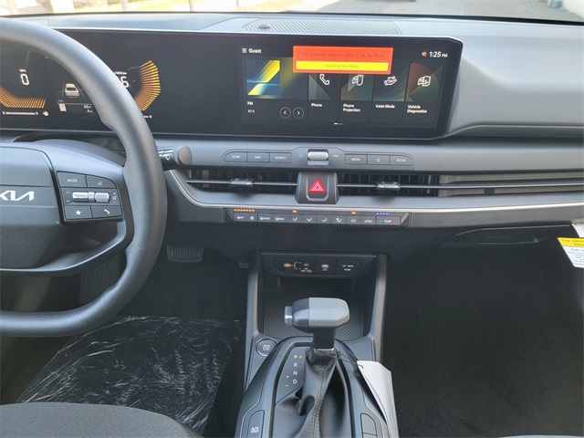2025 Kia K4 LXS photo 18