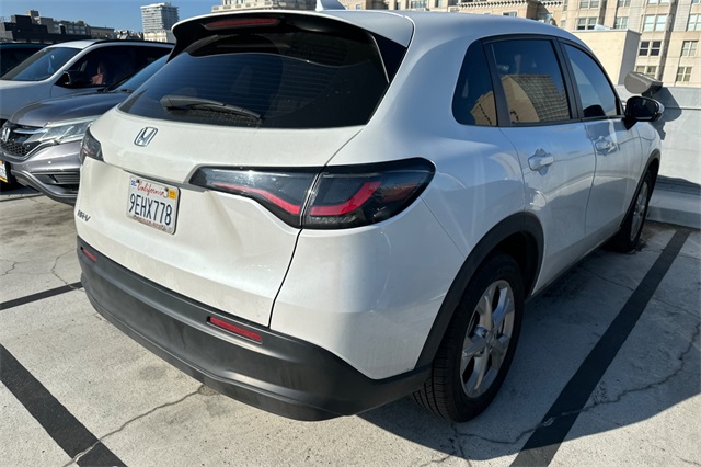 2023 Honda HR-V LX photo 3