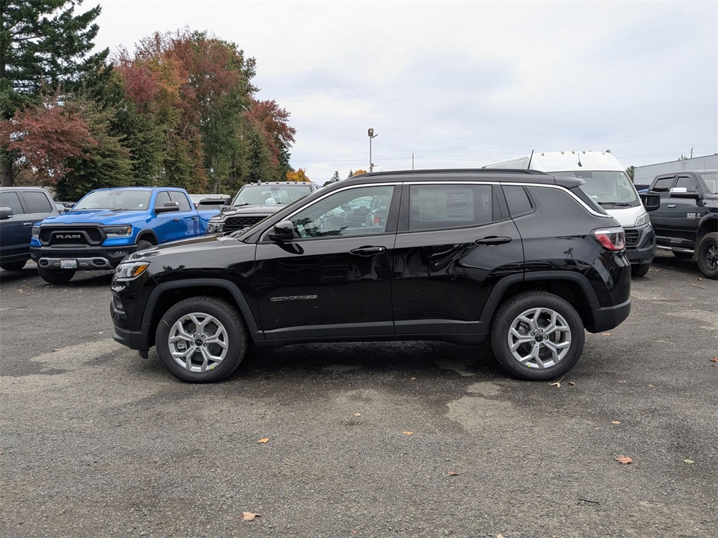 2026 Jeep Compass Latitude photo 3