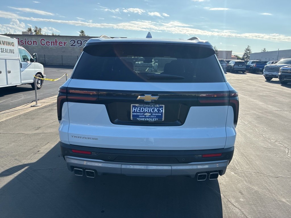 2026 Chevrolet Traverse photo 3