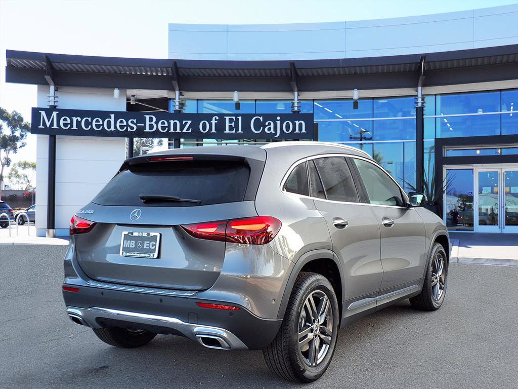 2026 Mercedes Benz GLA 250 photo 3