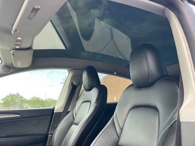 2023 Tesla Model Y Performance photo 5