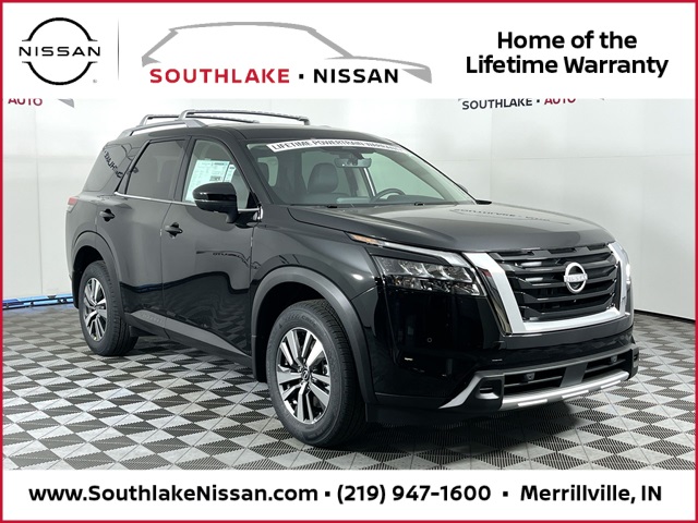 2025 Nissan Pathfinder SL's photo