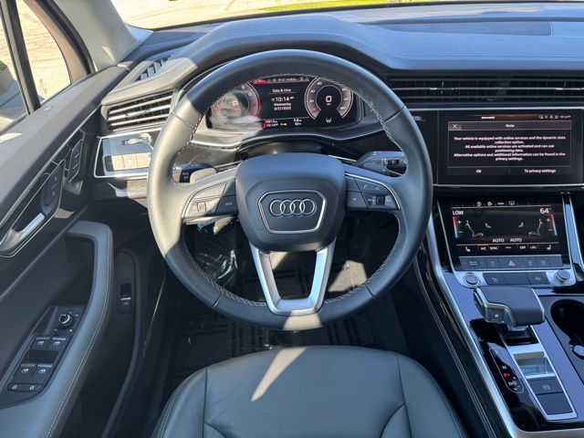 2025 Audi Q7 55 Premium Plus photo 16