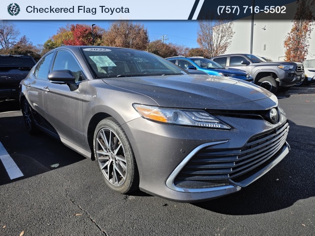 2022 Toyota Camry XLE photo 3