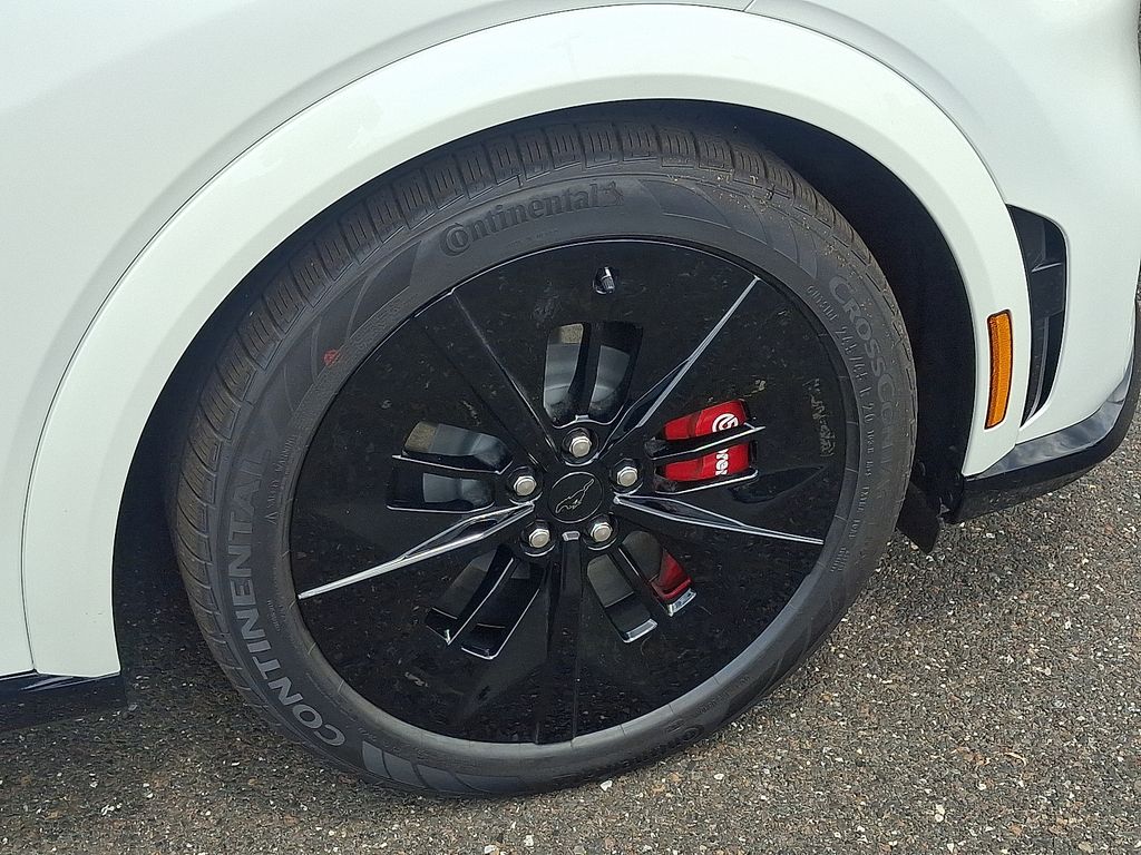 2025 Ford Mustang Mach-E GT photo 4