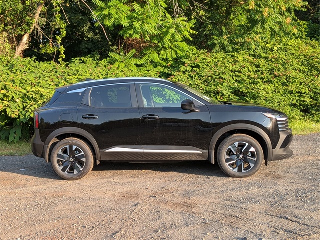 2025 Nissan Kicks SV photo 2