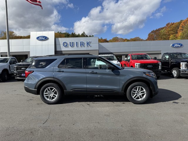 2026 Ford Explorer photo 2