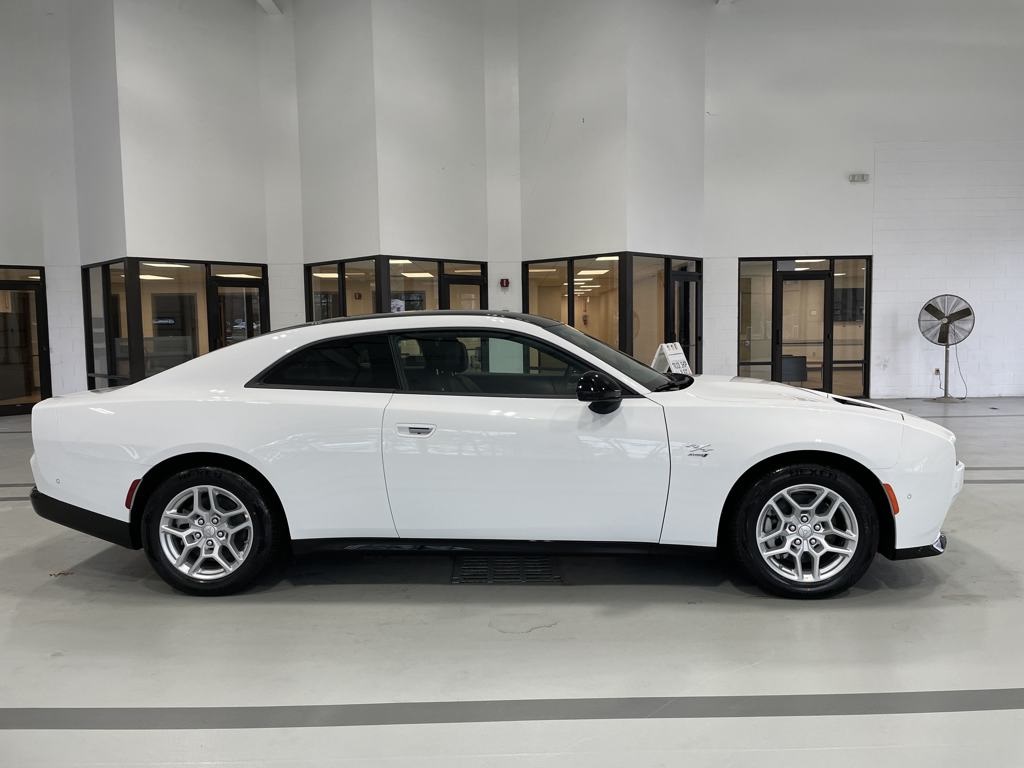 2025 Dodge Charger R/T photo 3