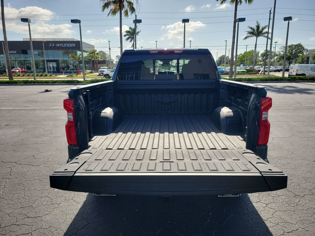 2025 Chevrolet Silverado LTZ photo 19