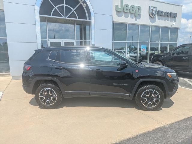 2024 Jeep Compass Trailhawk photo 4