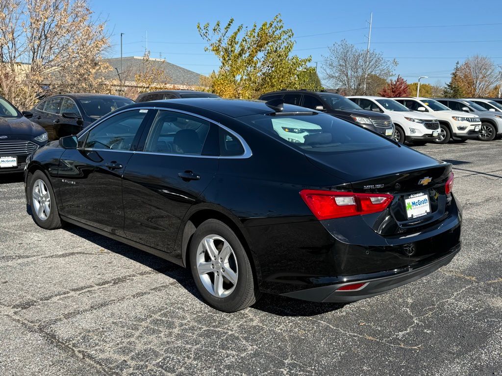 2024 Chevrolet Malibu 1LT photo 4