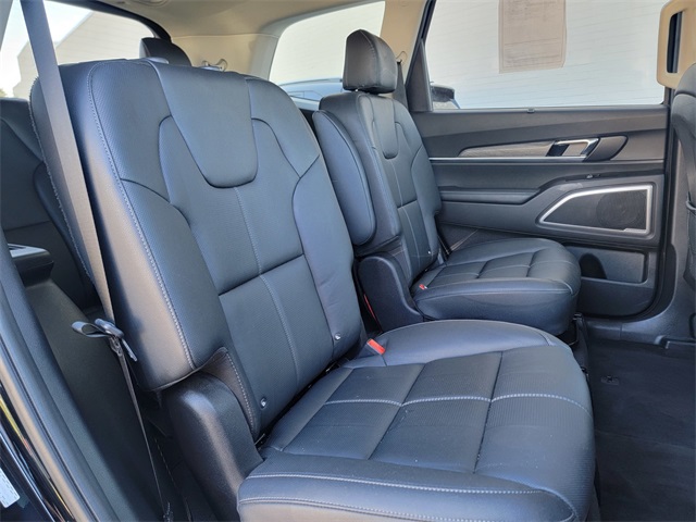 2022 Kia Telluride EX photo 17